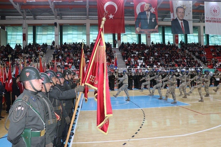 Erzincan’da 29 Ekim Cumhuriyet Bayramı, düzenlenen törenle coşkuyla kutlandı. Valilik