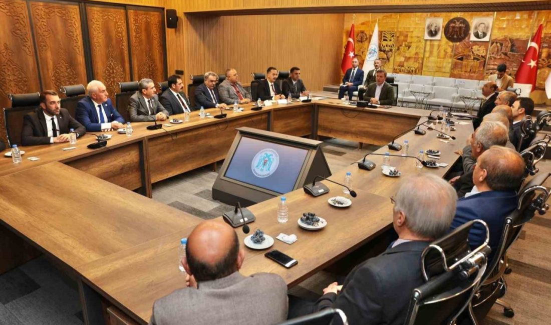 Erzincan Valisi Hamza Aydoğdu, başkanlığında düzenlenen toplantıda projeler ele alındı.