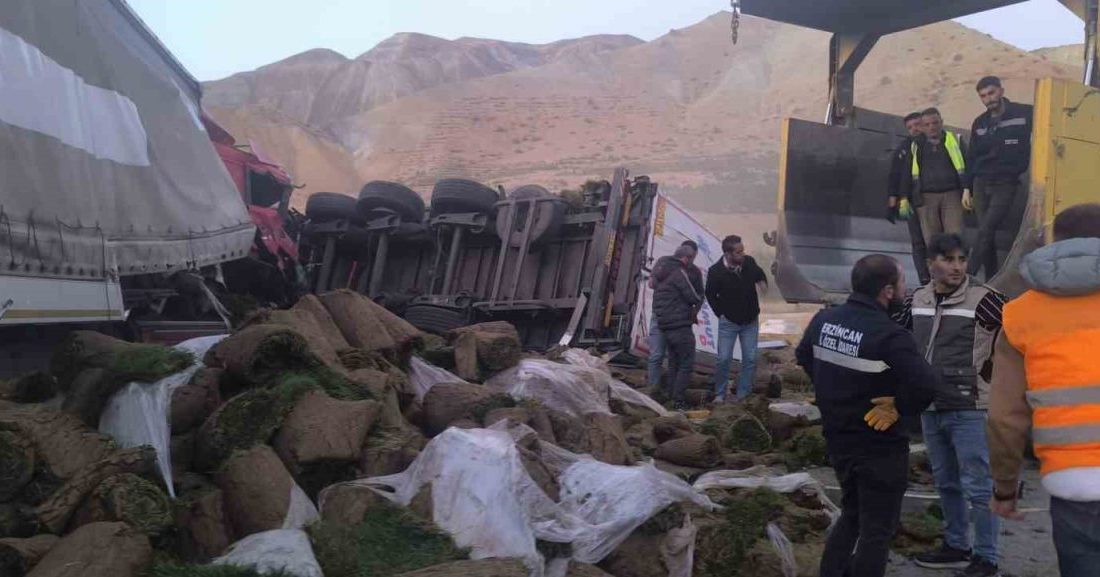 Erzincan’da tır kazası: 2 yaralı Erzincan’da iki tırın çarpışması sonucu meydana gelen trafik kazasında iki