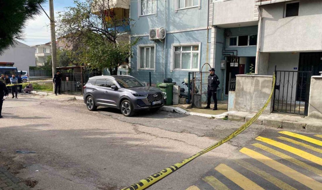 Kocaeli’nin Körfez ilçesinde bir kişi, eşini bıçaklayarak öldürdükten sonra kendini