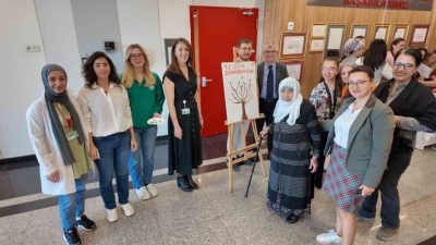 Eskişehir Şehir Hastanesi’nde kurulan 1 Ekim Dünya Yaşlılar Günü standında