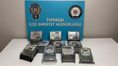 Eskişehir’de 10 adet elektrik sayacını çalan şüpheli polis ekiplerince yakalanırken,