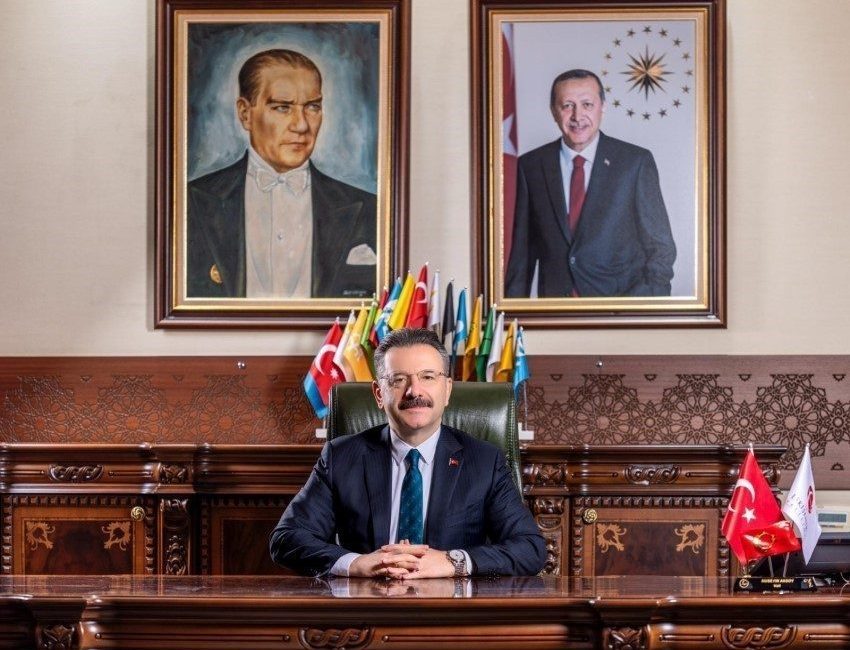 Eskişehir Valisi Hüseyin Aksoy, Anadolu Üniversitesi Rektörü Prof. Dr. Yusuf