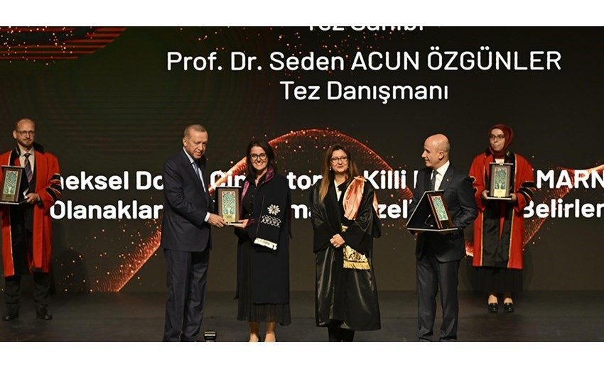 ETÜ’lü akademisyene Cumhurbaşkanı Erdoğan’dan üstün başarı ödülü Cumhurbaşkanı Recep Tayyip Erdoğan’ın katılımıyla Beştepe Millet Kongre ve Kültür