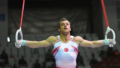 Dünya Artistik Cimnastik Şampiyonası’nda mücadele eden Ege Üniversitesi Spor Bilimleri