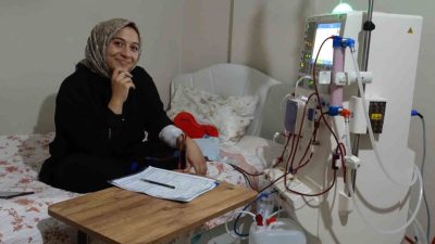 Rize’de 27 yaşındaki diyaliz hastası Edagül Genç, kendi diyalizini 15