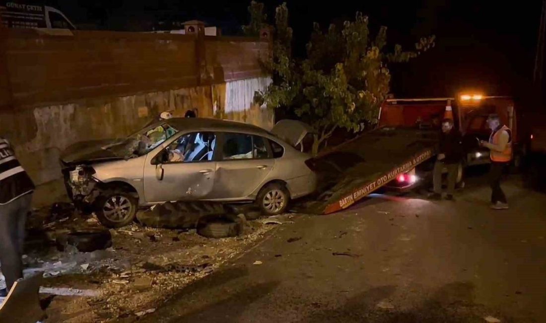 Feci kazada takla atan otomobil sürücüsü araçta sıkıştı Bartın’da başka bir araca çarpan otomobil, takla atarak tali yola