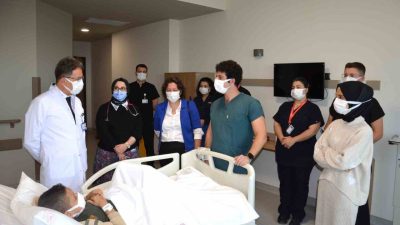 Bursa Şehir Hastanesi’nde doğuştan genetik hastalığı nedeniyle 3 yıldır diyaliz