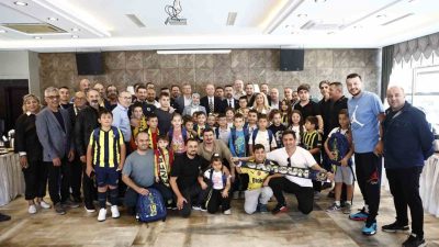 Fenerbahçe, ’Her Deplasman Bir Okul’ sloganıyla futbol takımının gittiği her
