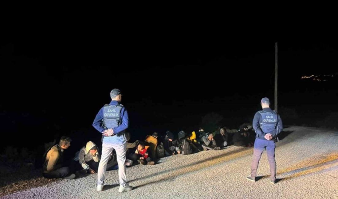 Fethiye’de 40 düzensiz göçmen ve 2 göçmen kaçakçısı yakalandı Muğla’nın Fethiye ilçesinde kanara tekne bekleyen 9’u çocuk 40 düzensiz