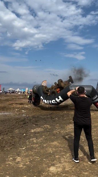 Finish çizgisini takla atarak geçtiler Trabzon’da bu yıl ilk kez düzenlenen Of Off-Road Festivali’nde bir