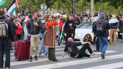 Fransa’nın başkenti Paris’te İsrail’in uluslararası sularda Sumud Küresel Filosu’na yönelik