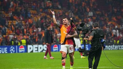 Galatasaray, UEFA Şampiyonlar Ligi’ndeki Bodo/Glimt maçının ardından galibiyetini taraftarıyla birlikte
