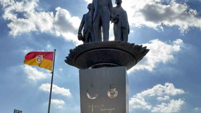 Galatasaray’ın RAMS Park’ta yaptığı Gazi Mustafa Kemal Atatürk, Tevfik Fikret