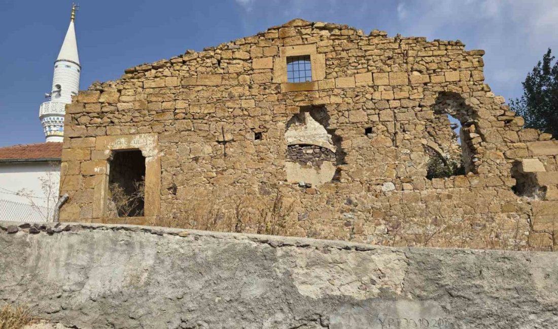 Yozgat’ın Sorgun ilçesi Garipler köyündeki tarihi kilise, 300 yıllık tarihiyle