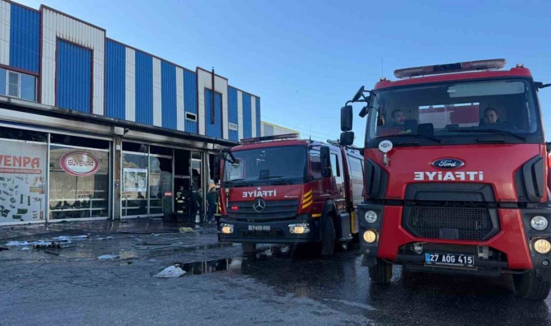 Gaziantep’te hırdavat malzemeleri satılan iş yerinde çıkan yangın, itfaiye ekipleri