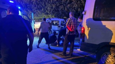 Antalya’nın Gazipaşa ilçesinde geri manevra yapan minibüsün çarptığı yaya yaralandı.