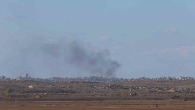 Gazze Şeridi’nin merkezindeki yıkım İsrail’den gözlemlenirken, İsrail insansız hava araçlarının