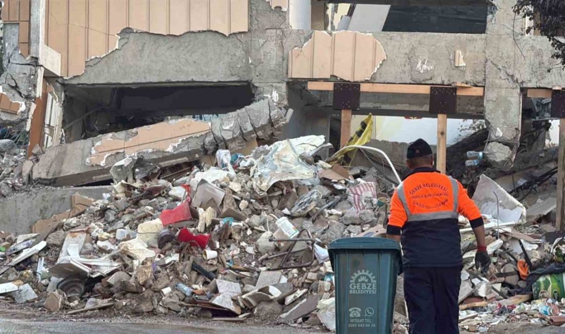 Kocaeli’nin Gebze ilçesinde çöken ve aynı ailede 4 kişiye mezar