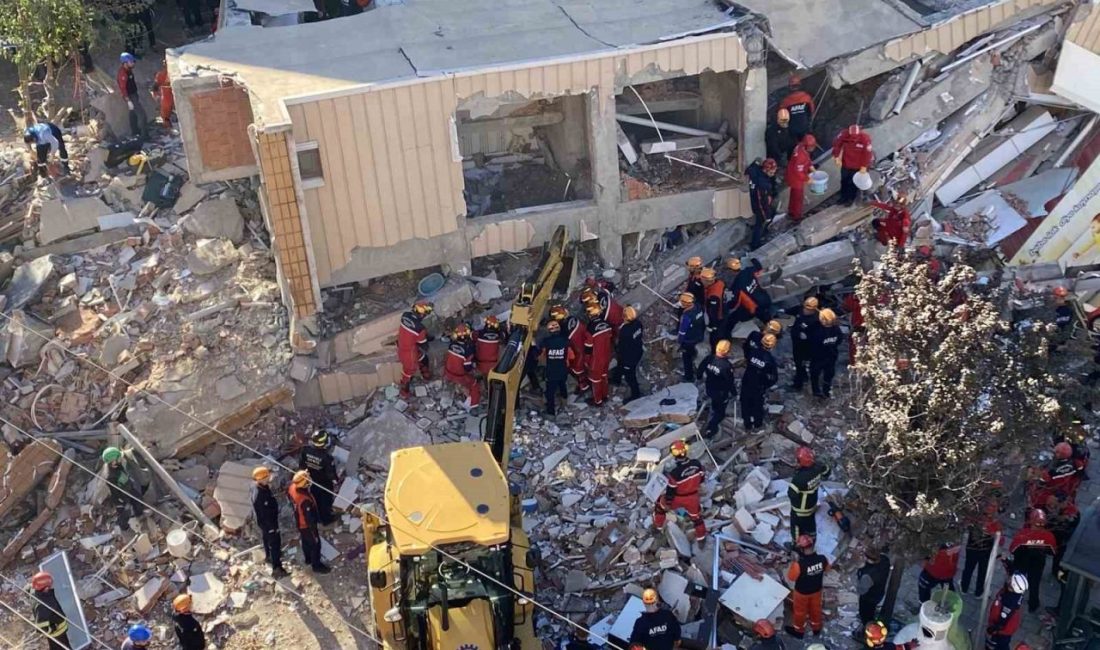 Kocaeli’nin Gebze ilçesinde çöken 6 katlı binada mahsur kaldığı değerlendirilen