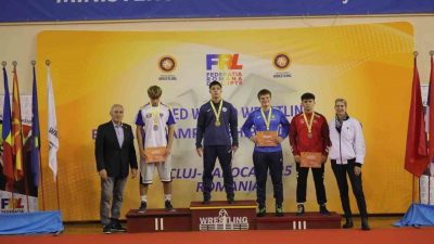 Romanya’da düzenlenen Serbest Güreş Balkan Şampiyonası’na katılan Gebze Belediyesi Güreş