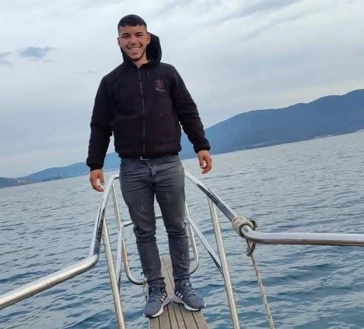 DENİZLİ (İHA) Denizli’de gece saatlerinde sürücüsünün direksiyon hakimiyetini kaybetmesi sonucu