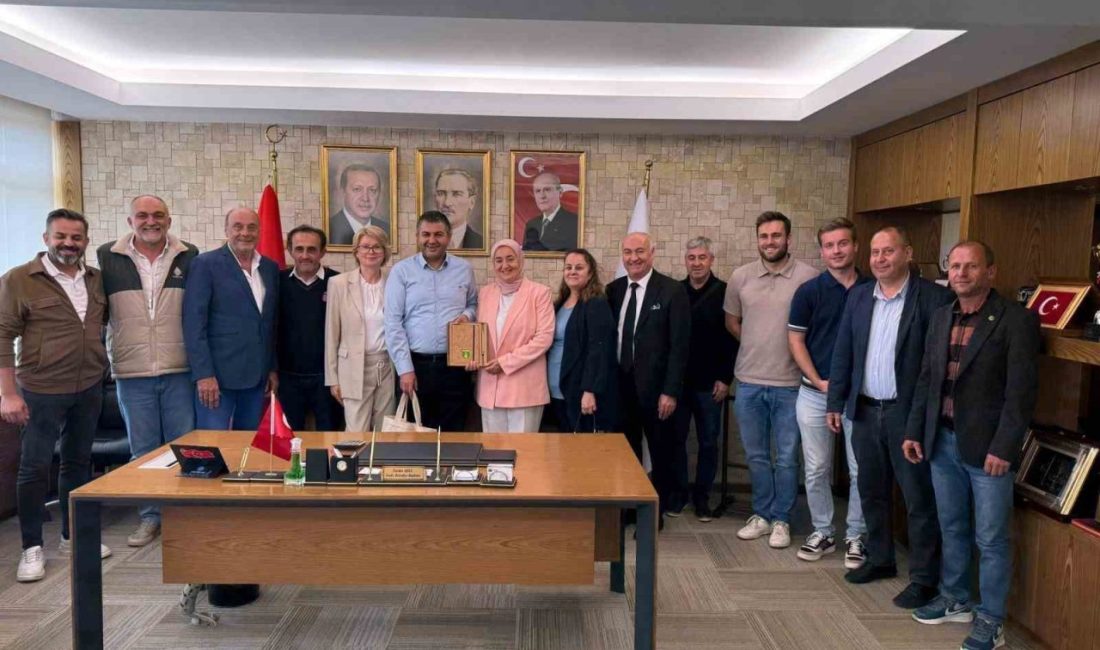 Almanya’daki Nienhagen Spor Kulübü’nün yetkilileri, Kütahya’nın Gediz ilçesine gelerek Yeşilçayspor