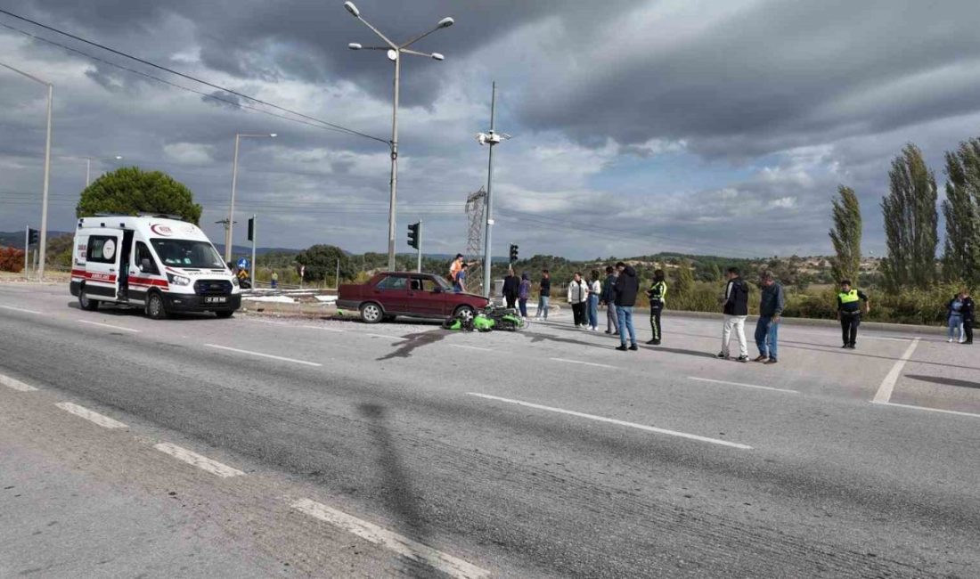 Gediz’de kırmızı ışık ihlali yaralamalı trafik kazasını sebep oldu Kütahya’nın Gediz ilçesinde kırmızı ışık ihlali yüzünden meydana gelen trafik