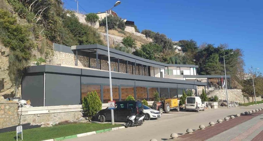 Gemlik’te Milli Emlak’a ait arazide başlayan inşaat çalışması, kamuoyunda ciddi