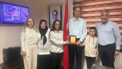 Mersin’in Silifke ilçesinde bir anne, kazada yaralanan kızının iyileşip taburcu