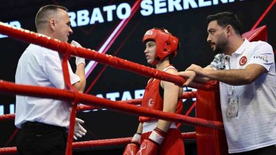 U15 Avrupa Boks Şampiyonası 52 kilogramda mücadele eden Merkezefendi Belediyesi’nin