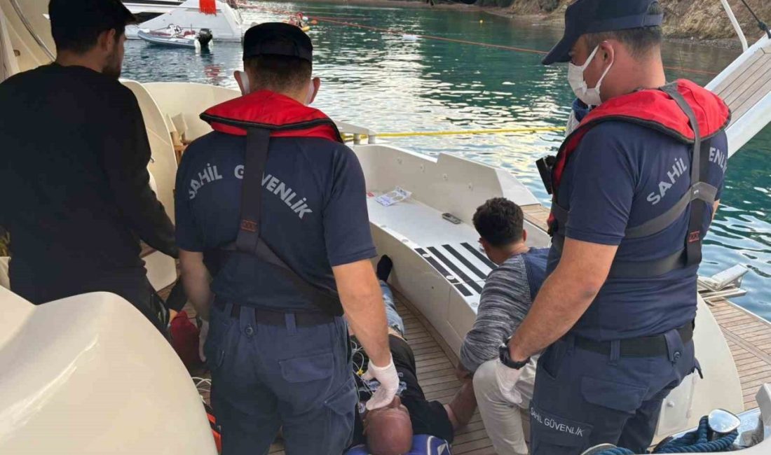 Muğla’nın Fethiye ilçesi açıklarında seyreden özel teknede rahatsızlanan vatandaşa tıbbi