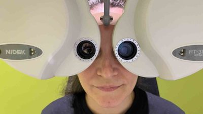 Günümüz şartlarında ekransız bir hayat düşünülemediği belirten Göz Hastalıkları Uzmanı