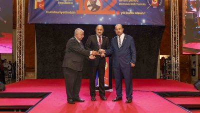 Şanlıurfa Büyükşehir Belediye Başkanı Mehmet Kasım Gülpınar, Romanya’nın başkenti Bükreş’te