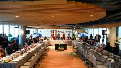 Beşiktaş Yönetim Kurulu üyeleri, basın mensuplarıyla sohbet toplantısında buluşurken, İkinci