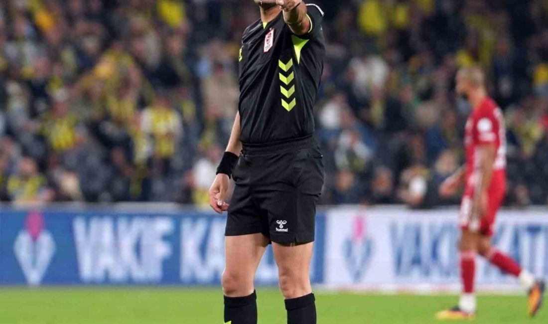 Trendyol Süper Lig’in 11. haftasında oynanacak Beşiktaş-Fenerbahçe maçını yönetecek olan