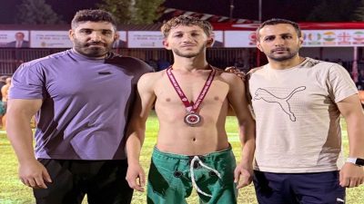 Kahramanmaraş’ta düzenlenen Büyükler Şalvar Güreşi Türkiye Şampiyonası’nda Hakkârili Bedirhan Durğun,