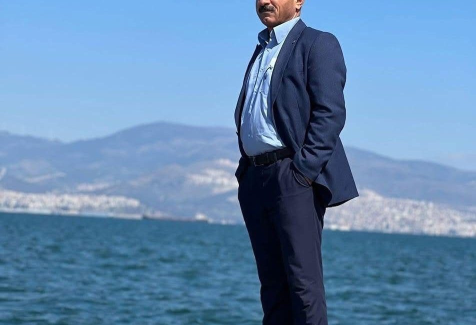 Mardin’in Mazıdağı ilçesinde, arkadaşlarıyla halı sahada futbol oynadığı sırada kalp