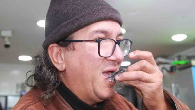 Ordu’da hamsi fiyatlarının 70 liraya kadar düşmesi vatandaşların yüzünü güldürdü.