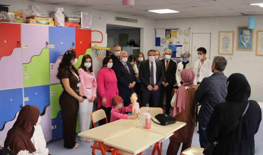 Kocaeli İl Milli Eğitim Müdürü Emrullah Aydın, tedavileri devam ederken