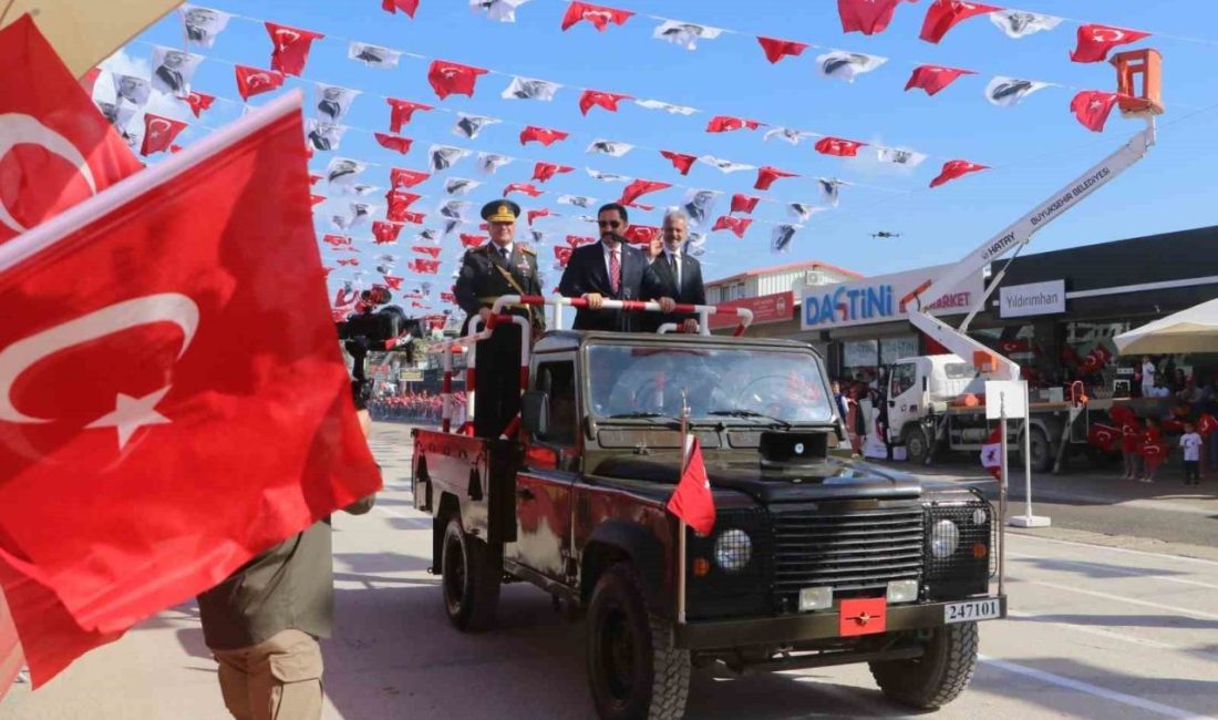 Hatay’da 29 Ekim Cumhuriyet Bayramı vatandaşların yoğun katılımıyla coşkuyla kutlandı.