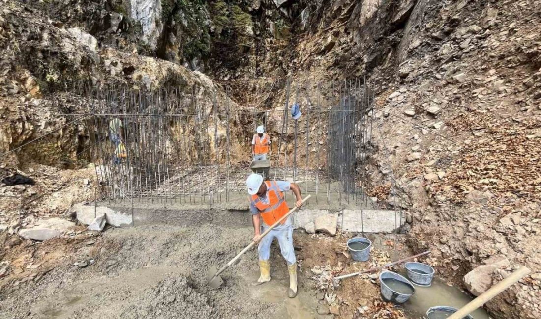 Hatay Büyükşehir Belediyesi, Hassa’nın Arpalıuşağı Mahallesi’nde sel sularının içme suyu