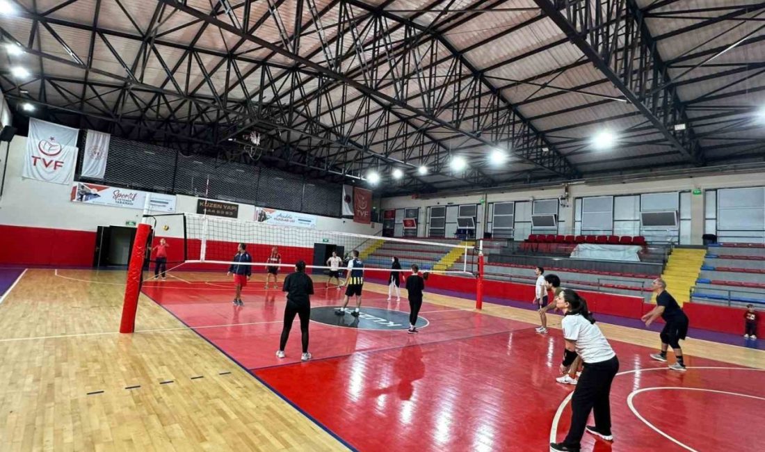 Balıkesir Üniversitesi Havran Meslek Yüksekokulu öğrencileri, düzenlenen spor etkinliğinde stres