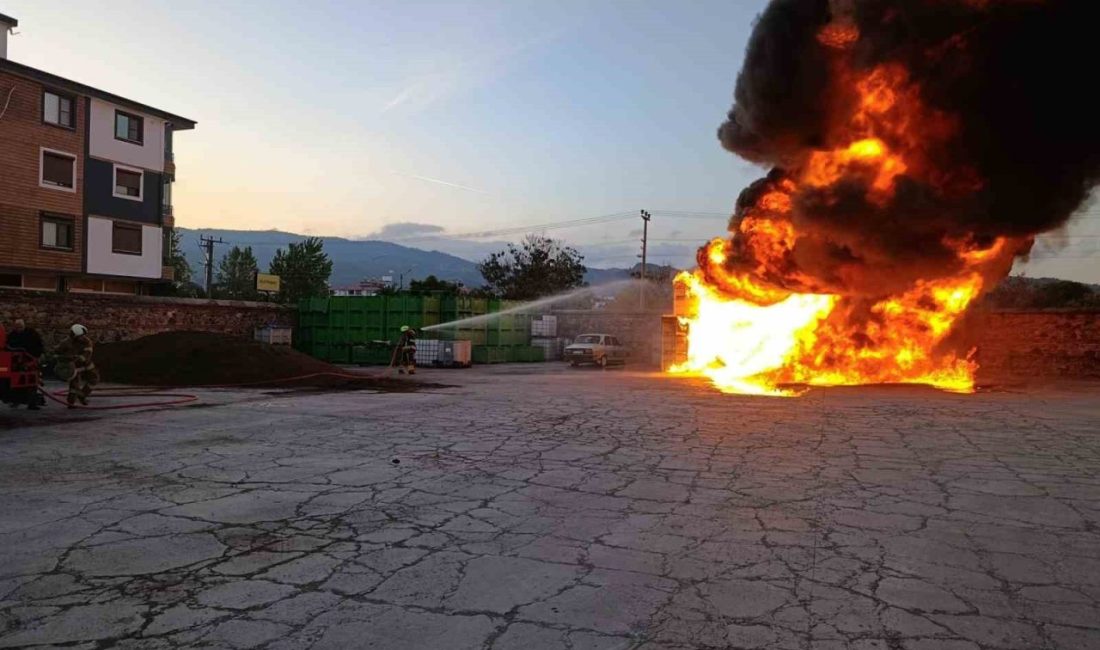 Havran’da zeytinyağı tesisinde çıkan yangın söndürüldü Balıkesir’in Havran ilçesinde bir zeytinyağı üretim tesisinin bahçesinde çıkan yangın,