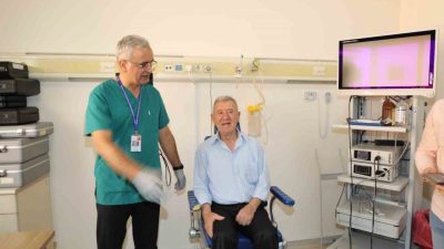 Ankara’da yaşayan Necmettin Boran, tatilde girdiği havuzdan kaptığı enfeksiyon nedeniyle