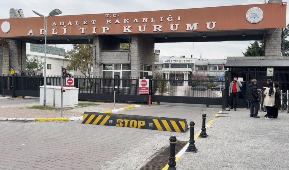 İETT kazasında ölen kadının cenazesi ailesine teslim edildi Çekmeköy’de İETT otobüsünün durağa çarpması sonucu 1 kişinin öldüğü, 4