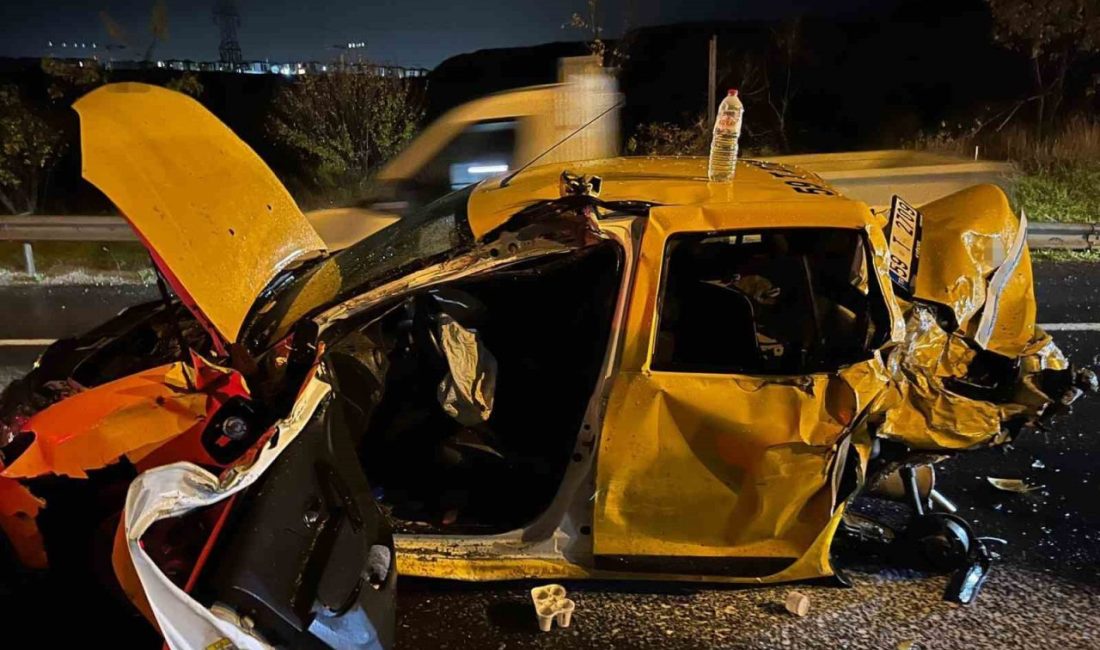 Tekirdağ Çorlu’da zincirleme kazada 2 kamyonun arasında kalarak hurdaya dönen