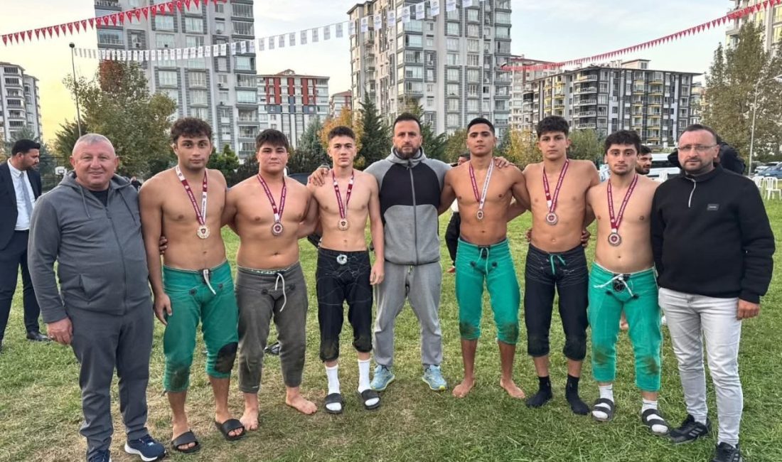 İlkadım Belediyespor Güreş Takımı, Malatya’da katıldığı Karakucak Güreşleri’nden 3’ü birincilik