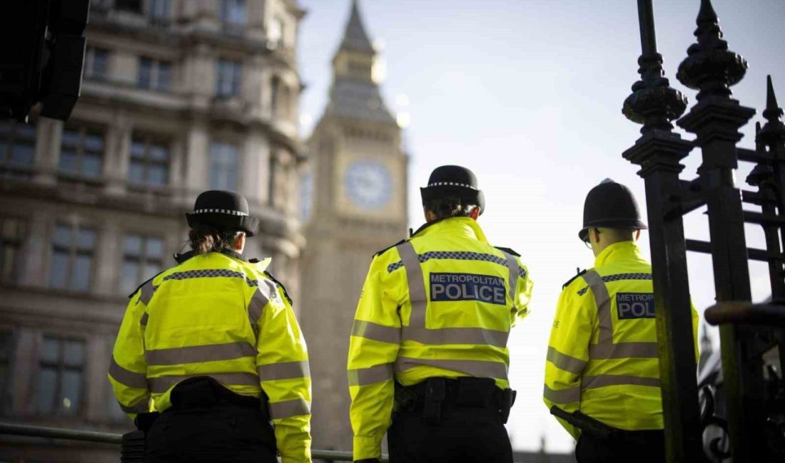 İngiltere’nin başkenti Londra’da polis, acil durum çağrılarına müdahalelerde dronların kullanılmasına