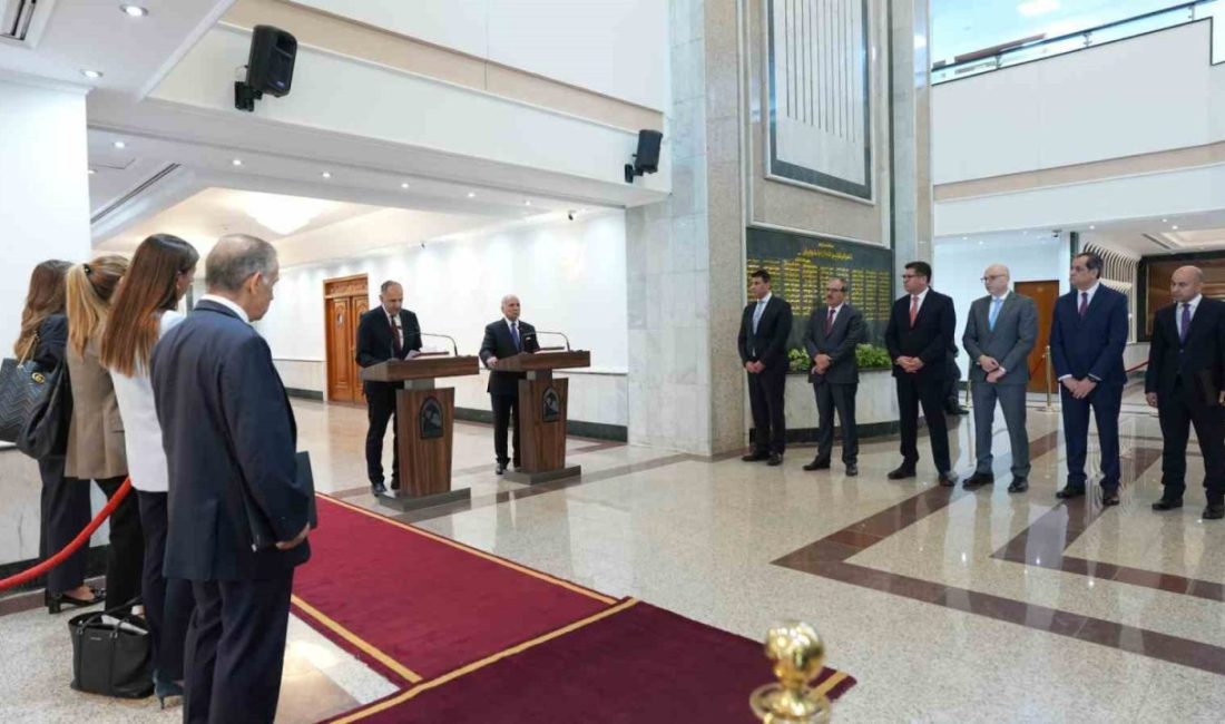 Yunanistan Dışişleri Bakanı Yorgos Gerapetritis, Atina ile Bağdat arasında aralık